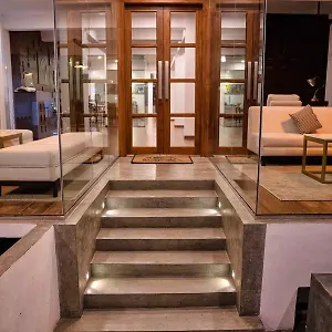 Otel C 1, Kolombo